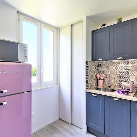 Le Glamour *studio *parking Prive* *wifi*calme* Apartament *